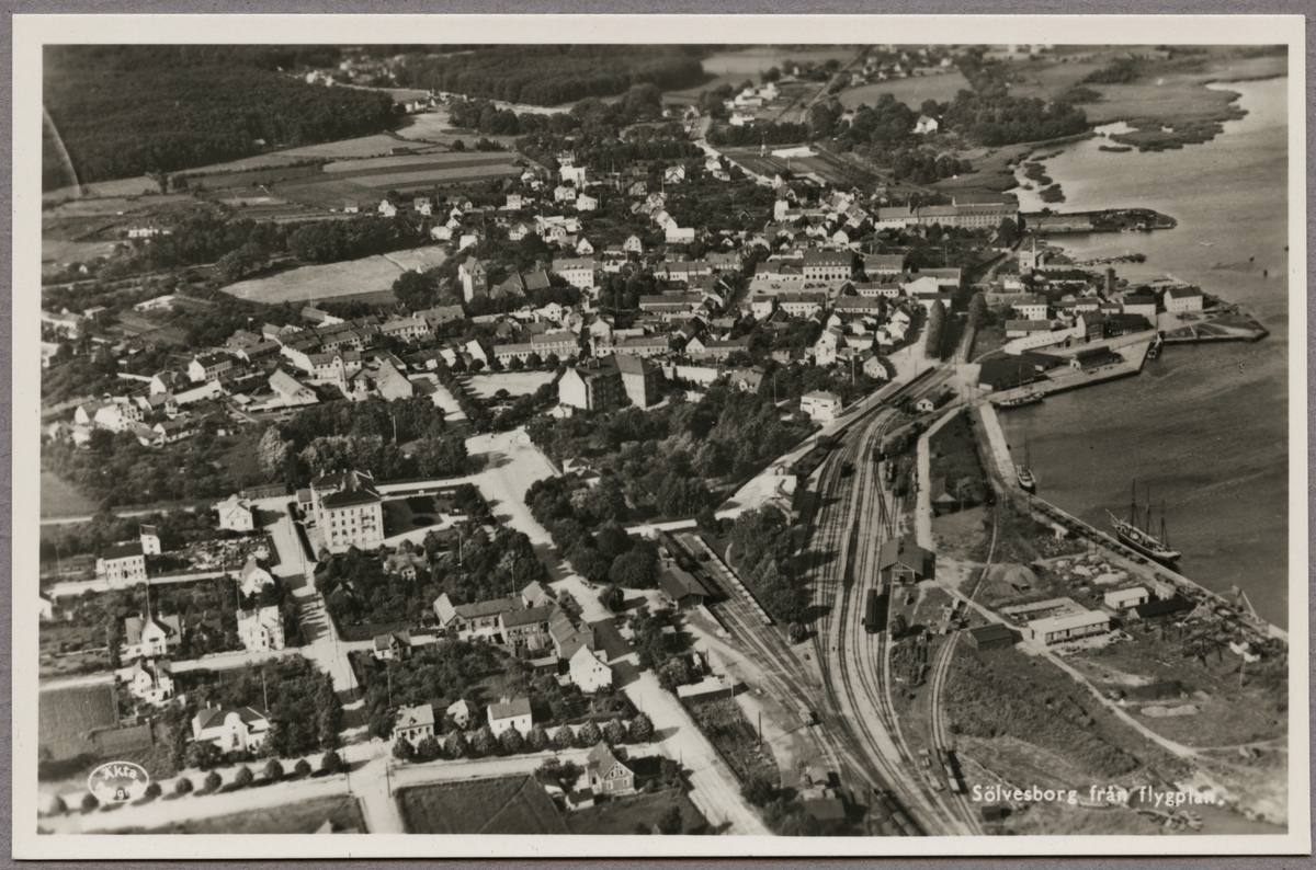 Flygfoto över Sölvesborg. - Järnvägsmuseet / DigitaltMuseum