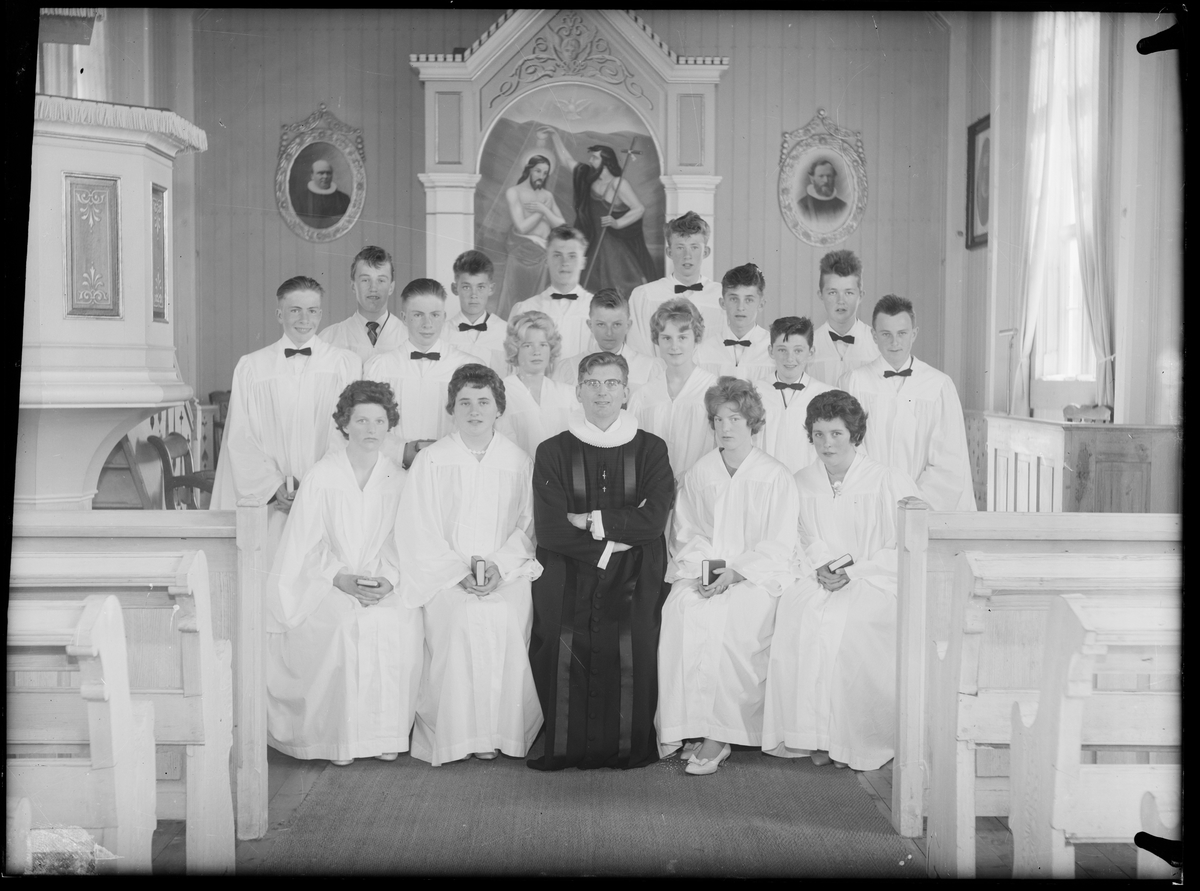 Konfirmanter I Brekken Kirke 1961 R rosmuseet DigitaltMuseum